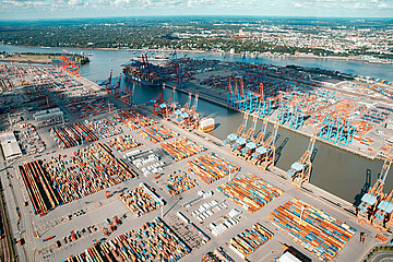 Luftaufnahme des Container Hafens in Waltershof